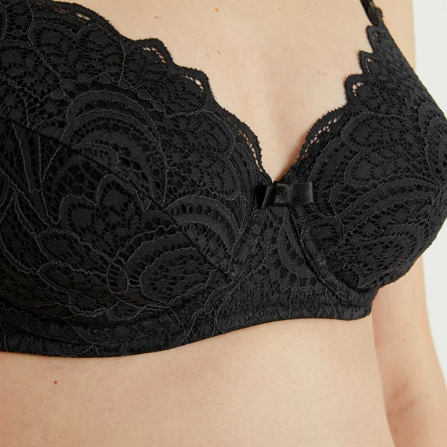 SOUTIEN-GORGE ALLAITEMENT NOIR – Image 3