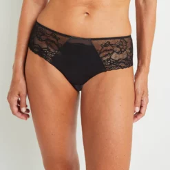 SHORTY STRING DENTELLE NOIR