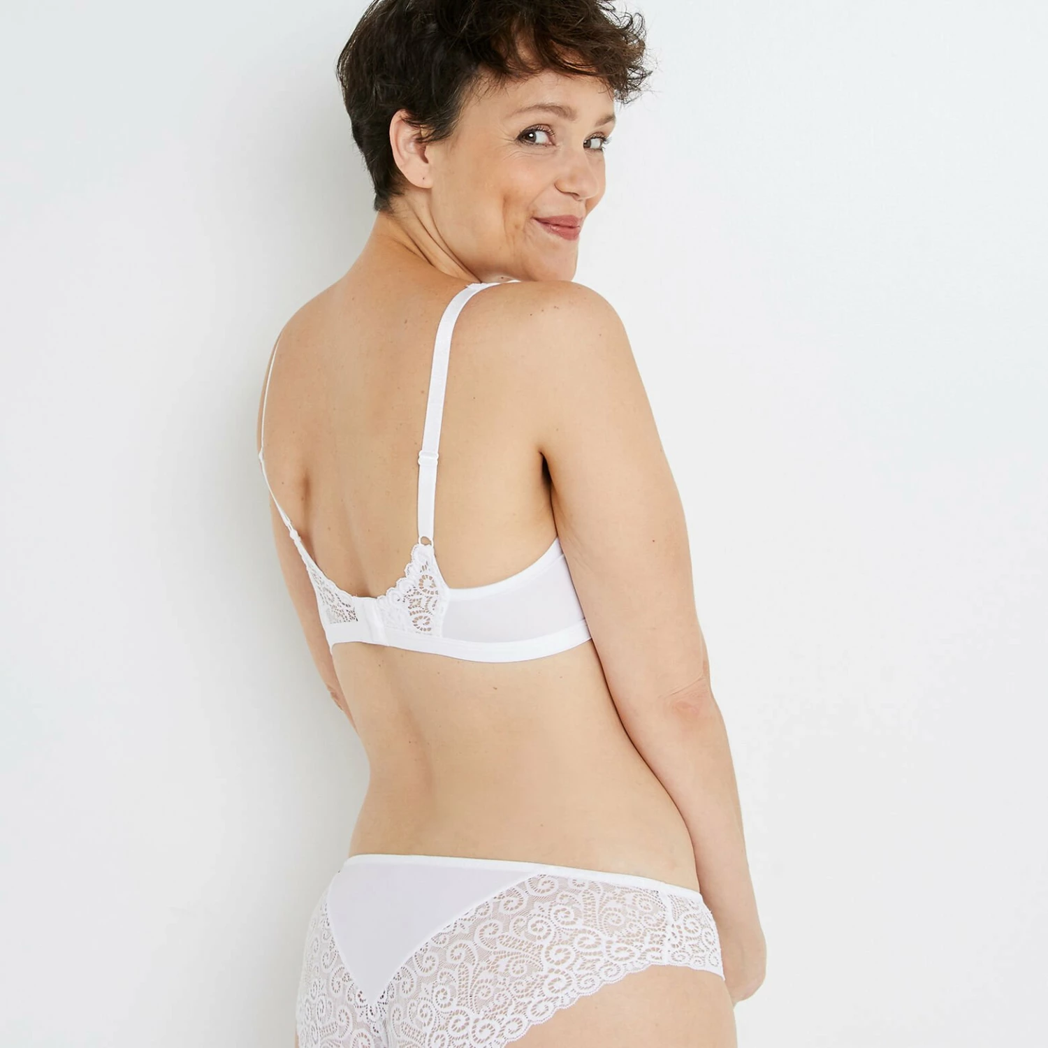SOUTIEN-GORGE POST OPERATOIRE BLANC – Image 4