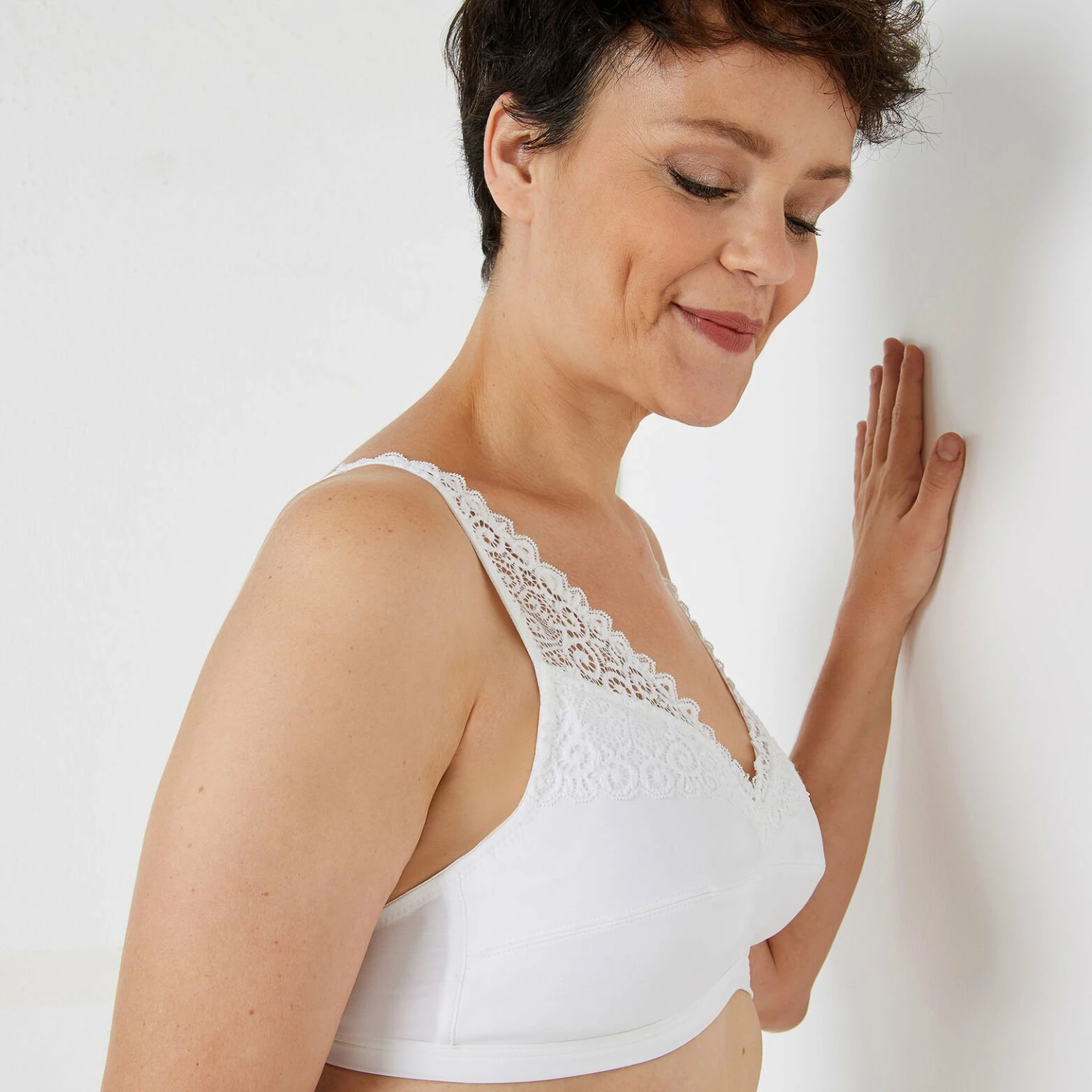 SOUTIEN-GORGE POST OPERATOIRE BLANC – Image 2